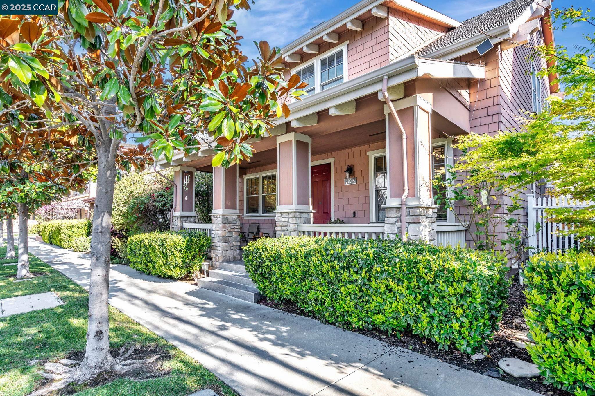Detail Gallery Image 2 of 60 For 2036 Serra Ln, Hercules,  CA 94547 - 4 Beds | 2/1 Baths