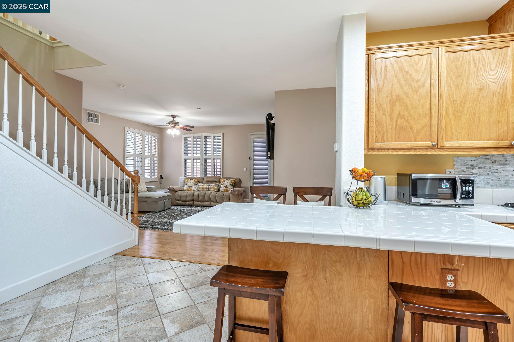 Detail Gallery Image 15 of 60 For 2036 Serra Ln, Hercules,  CA 94547 - 4 Beds | 2/1 Baths
