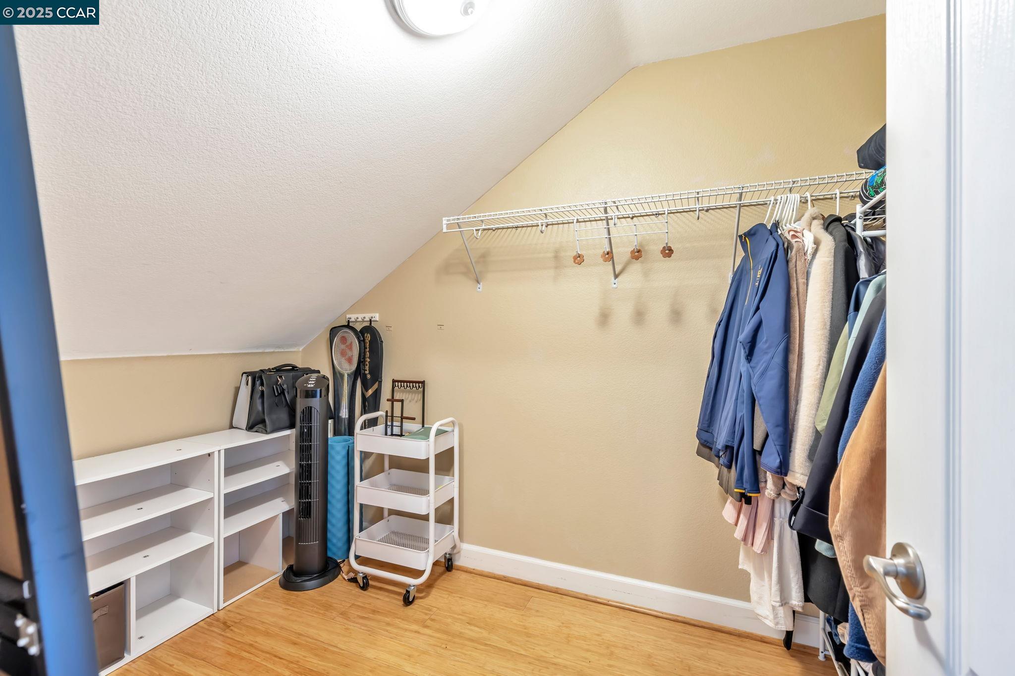 Detail Gallery Image 32 of 60 For 2036 Serra Ln, Hercules,  CA 94547 - 4 Beds | 2/1 Baths
