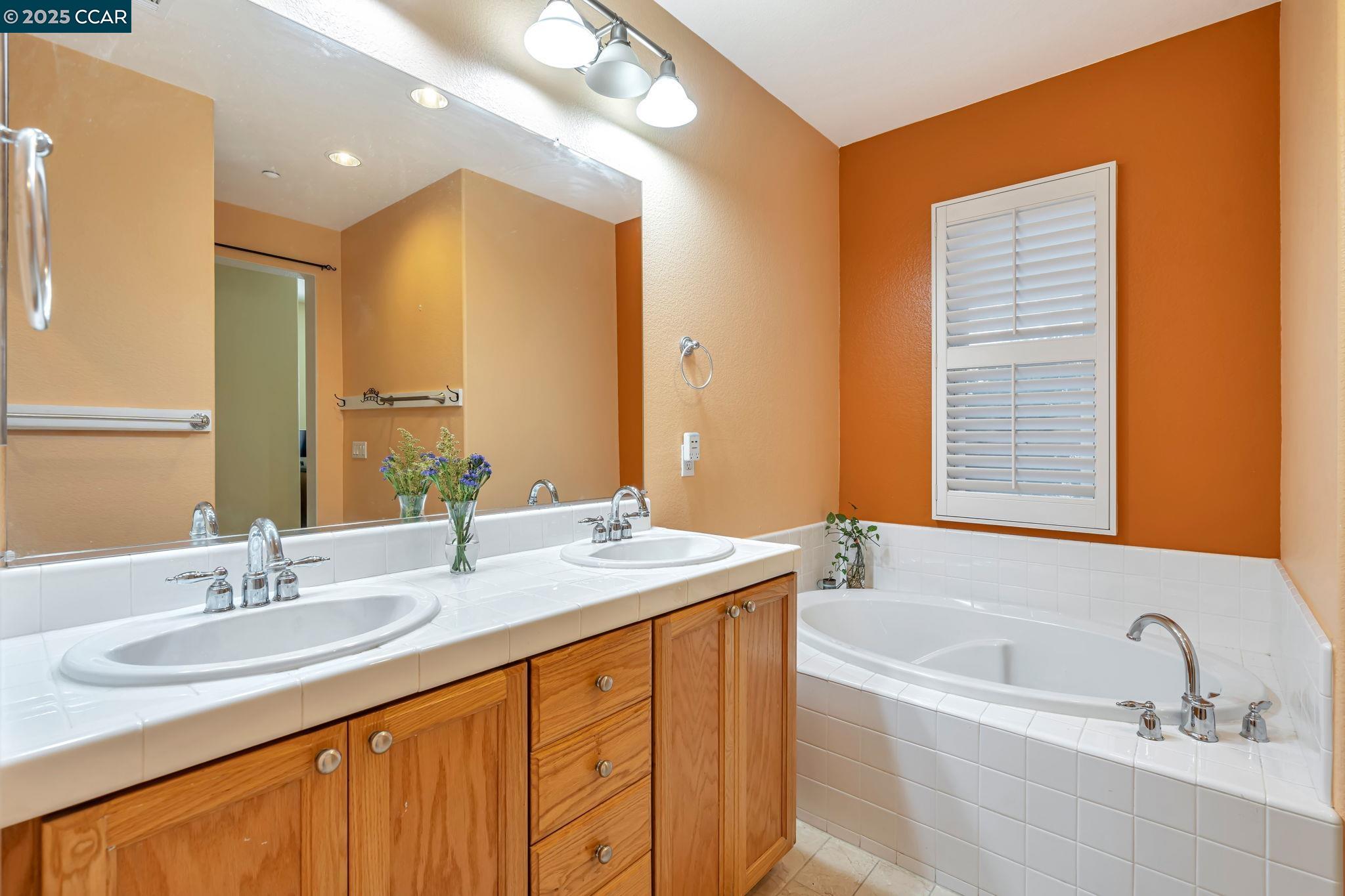 Detail Gallery Image 33 of 60 For 2036 Serra Ln, Hercules,  CA 94547 - 4 Beds | 2/1 Baths
