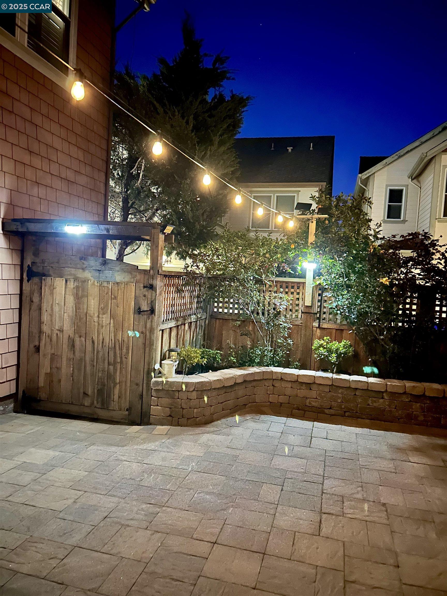 Detail Gallery Image 43 of 60 For 2036 Serra Ln, Hercules,  CA 94547 - 4 Beds | 2/1 Baths
