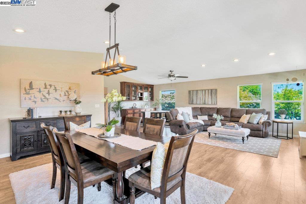 Detail Gallery Image 2 of 44 For 8540 W Bates Ct, Tracy,  CA 95304 - 6 Beds | 3 Baths