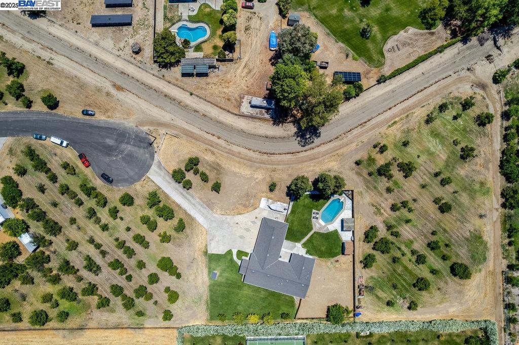 Detail Gallery Image 42 of 44 For 8540 W Bates Ct, Tracy,  CA 95304 - 6 Beds | 3 Baths