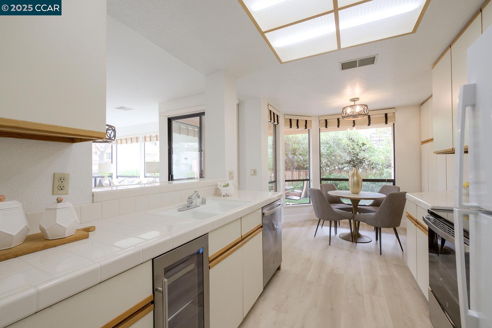 Photo #5: 41090140 Listing 