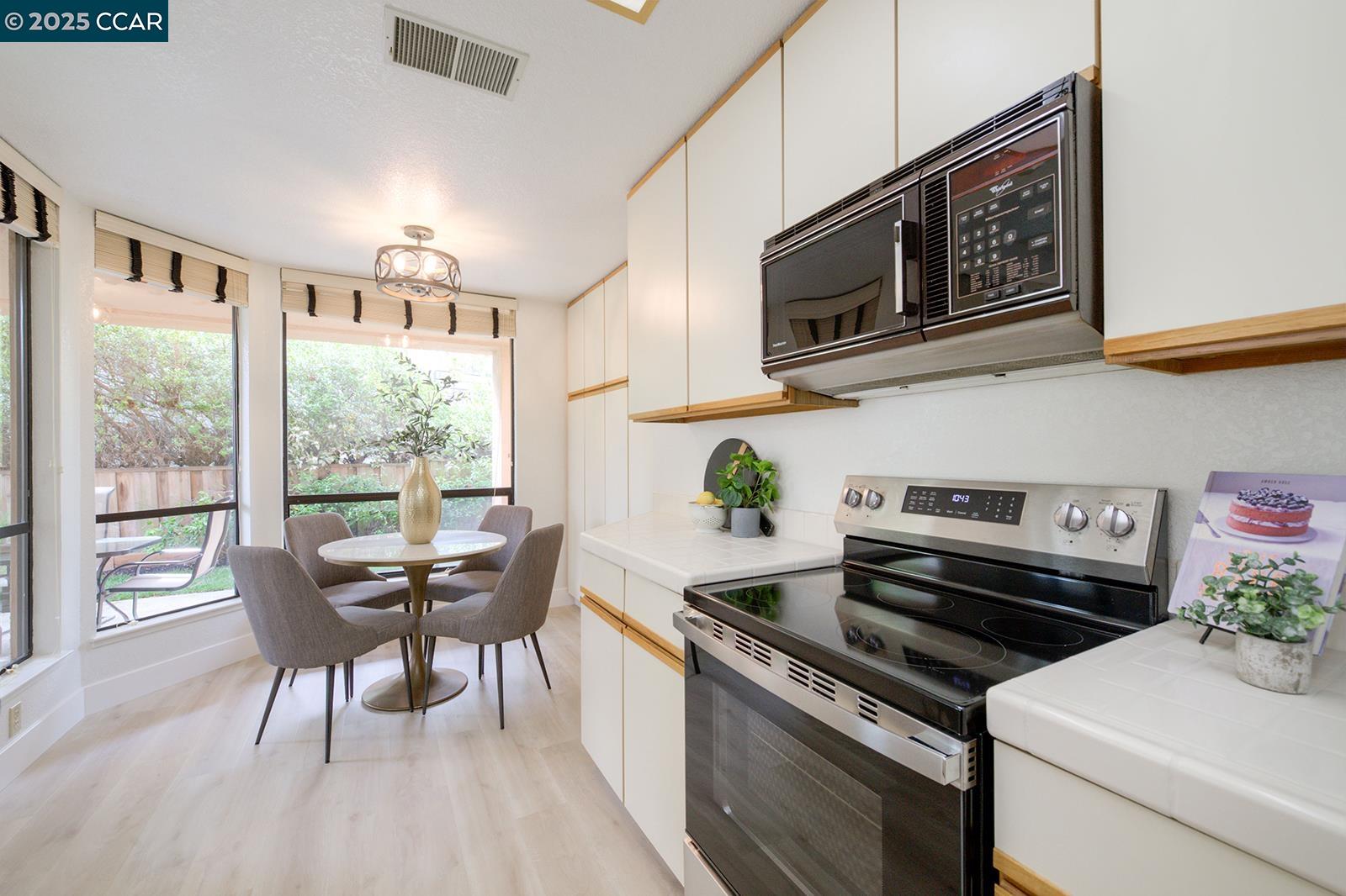 Photo #6: 41090140 Listing 