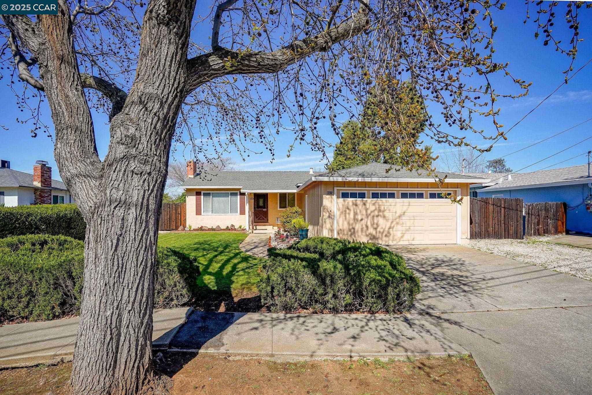 Detail Gallery Image 1 of 1 For 5515 Michigan Blvd, Concord,  CA 94521 - 4 Beds | 2 Baths