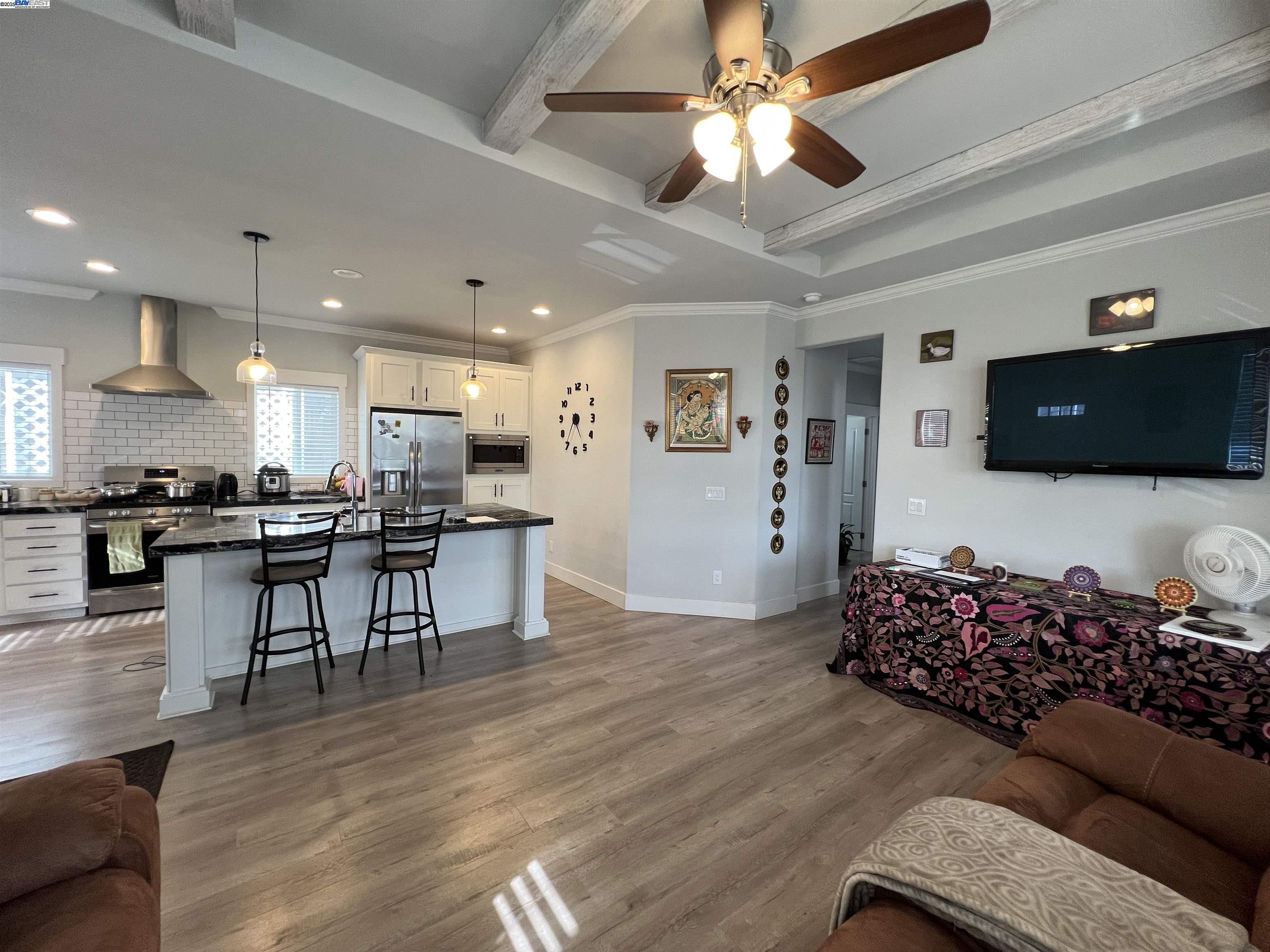 Detail Gallery Image 3 of 17 For 1515 Milpitas #66,  Milpitas,  CA 95035 - 3 Beds | 2 Baths
