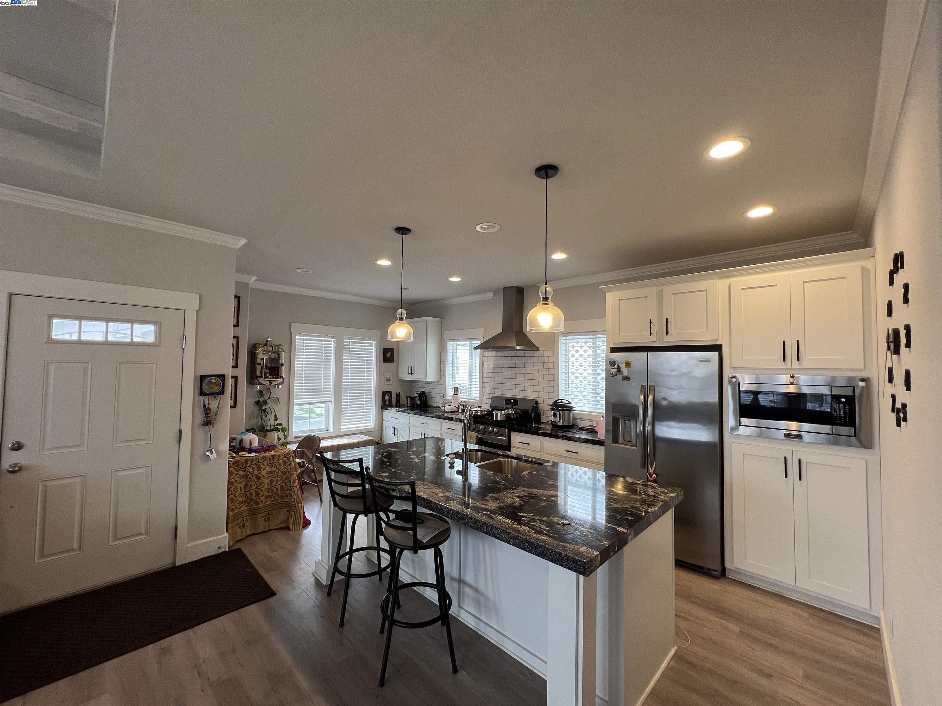 Detail Gallery Image 4 of 17 For 1515 Milpitas #66,  Milpitas,  CA 95035 - 3 Beds | 2 Baths