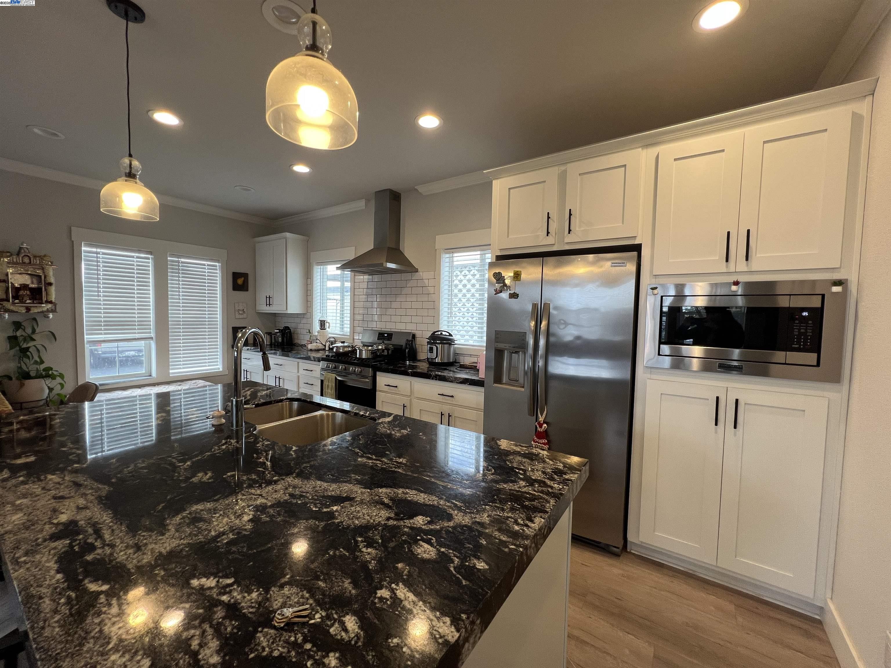Detail Gallery Image 5 of 17 For 1515 Milpitas #66,  Milpitas,  CA 95035 - 3 Beds | 2 Baths