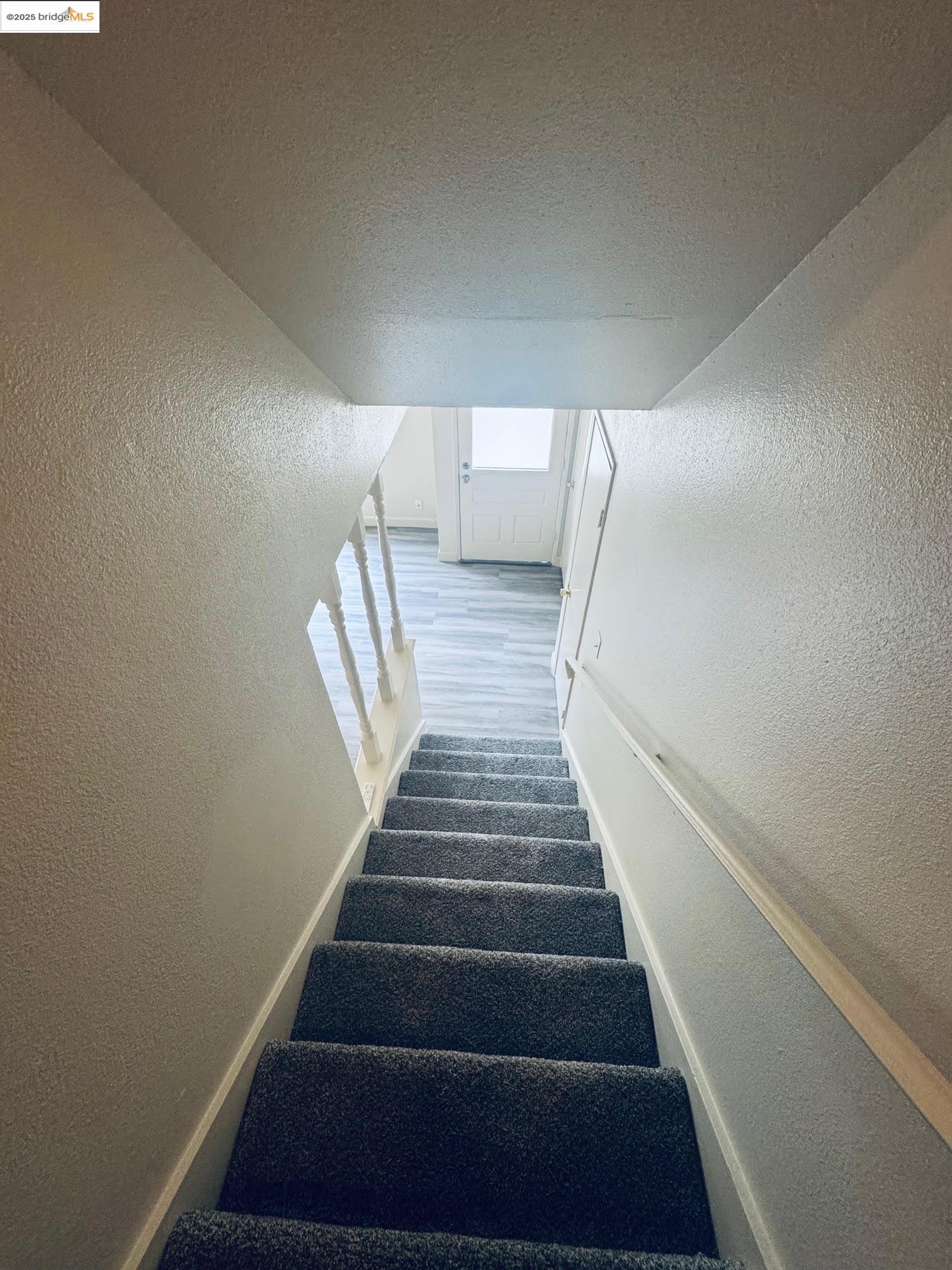 Detail Gallery Image 8 of 9 For 1076 Mohr Ln #B,  Concord,  CA 94518 - 2 Beds | 1/1 Baths