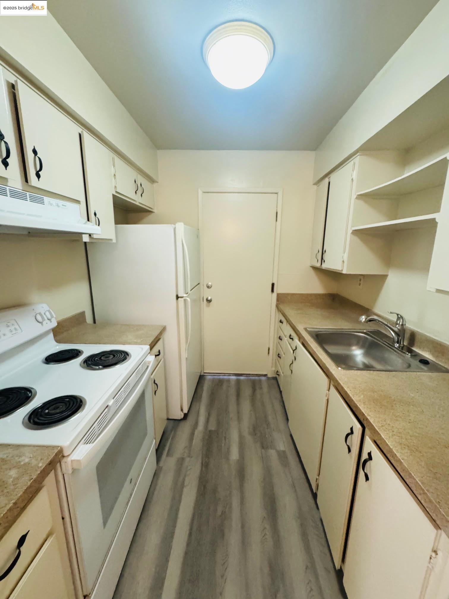 Detail Gallery Image 4 of 9 For 1459 Del Rio Cir #C,  Concord,  CA 94518 - 2 Beds | 1 Baths