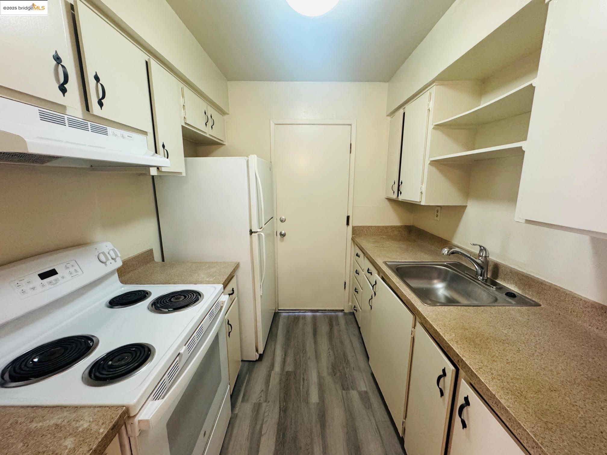 Detail Gallery Image 5 of 9 For 1459 Del Rio Cir #C,  Concord,  CA 94518 - 2 Beds | 1 Baths