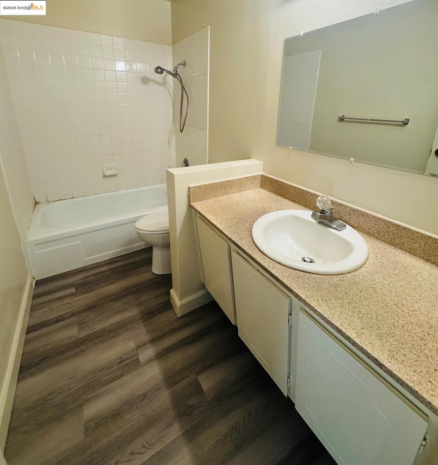 Detail Gallery Image 8 of 9 For 1459 Del Rio Cir #C,  Concord,  CA 94518 - 2 Beds | 1 Baths