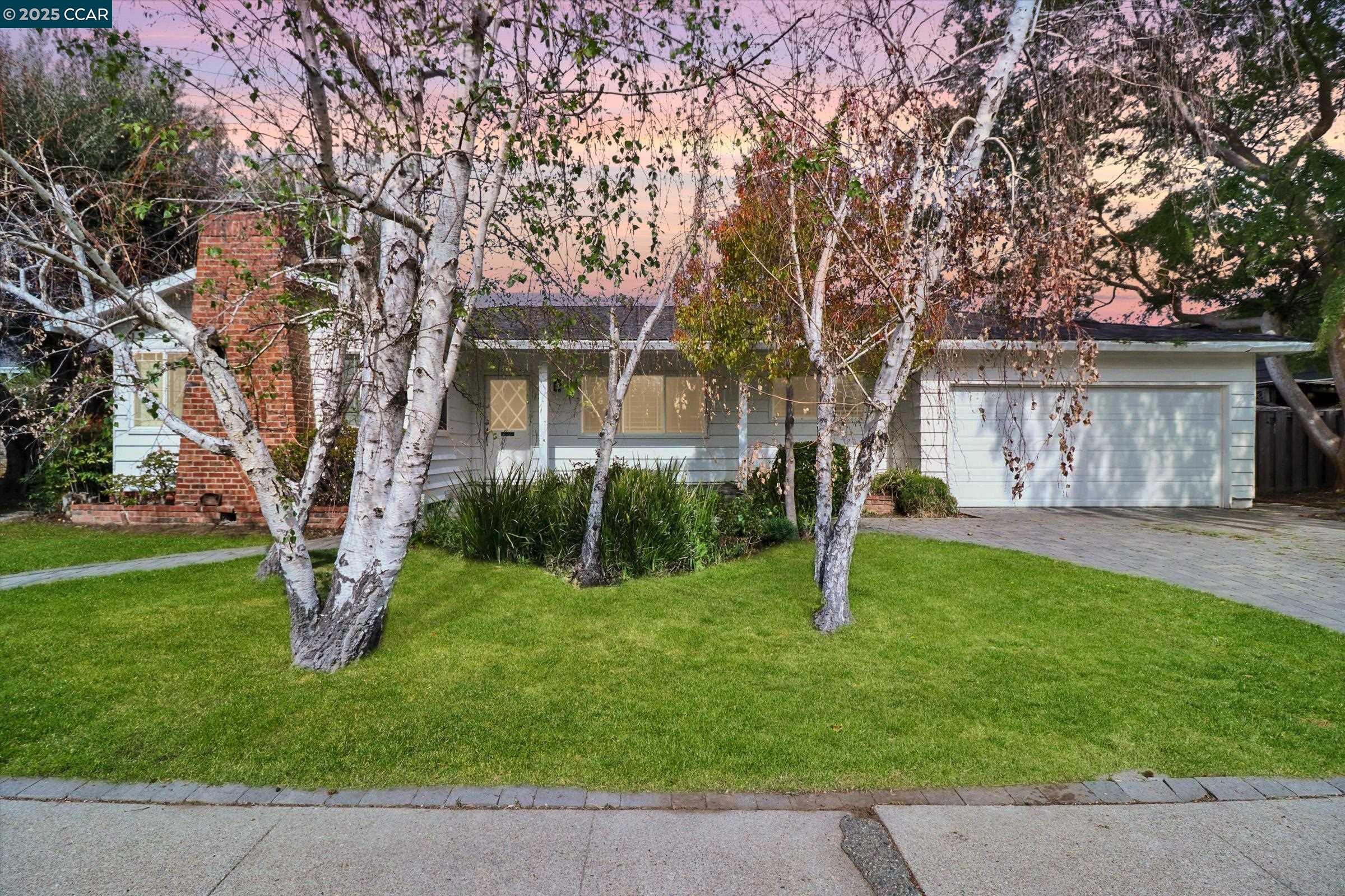 Detail Gallery Image 1 of 1 For 1733 Elmhurst Ln, Concord,  CA 94521 - 4 Beds | 3 Baths