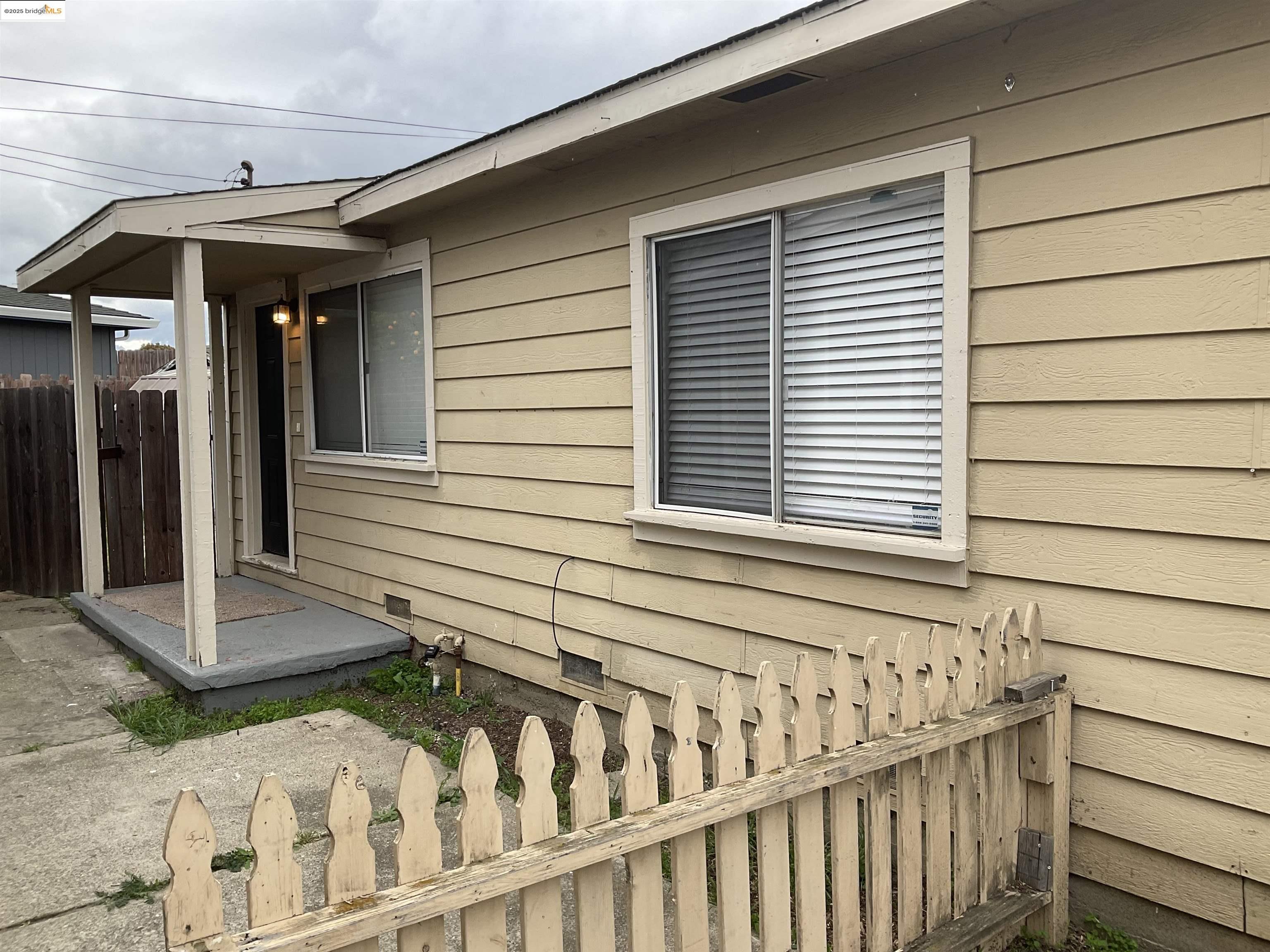 Detail Gallery Image 1 of 6 For 32 O' Neil Court #B,  Oakley,  CA 94561 - 2 Beds | 1 Baths