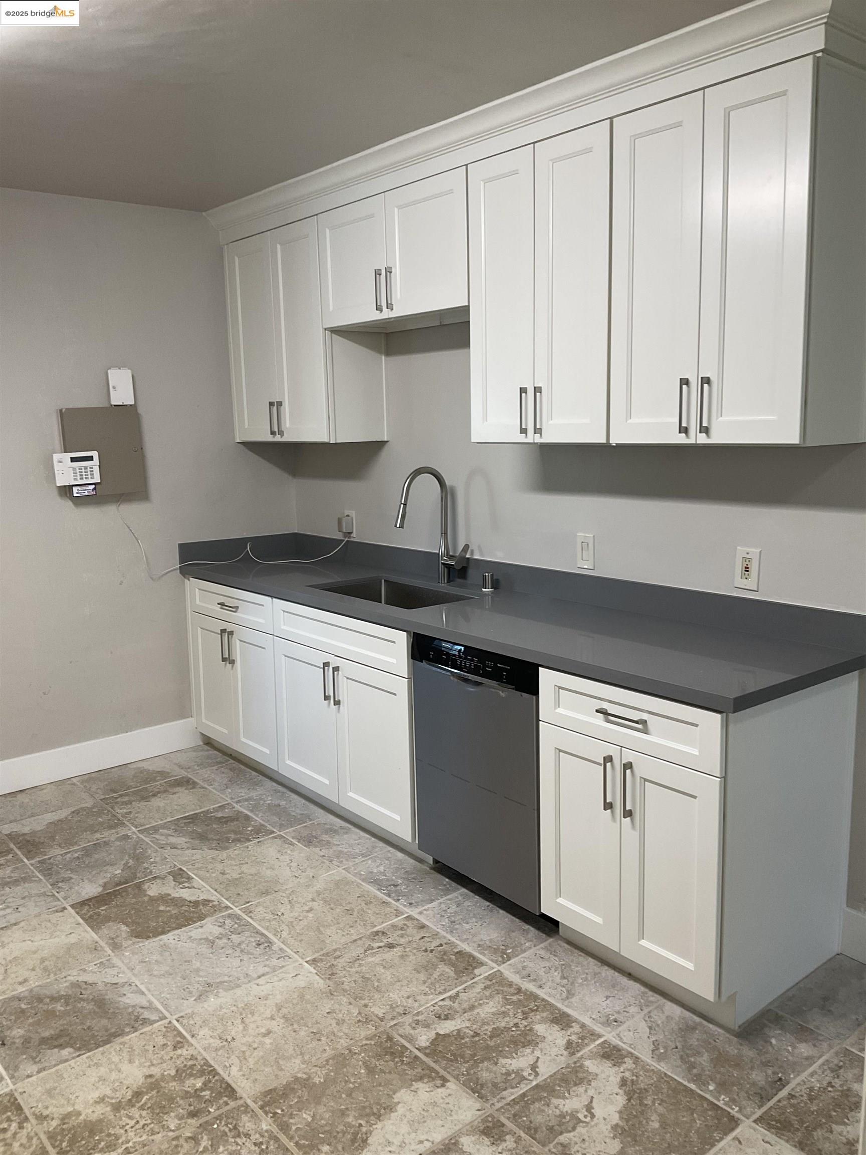 1158 West Street, Pittsburg, California 94565, 1 Bedroom Bedrooms, 4 Rooms Rooms,1 BathroomBathrooms,Residential Lease,For Rent,1158 West Street,41090225
