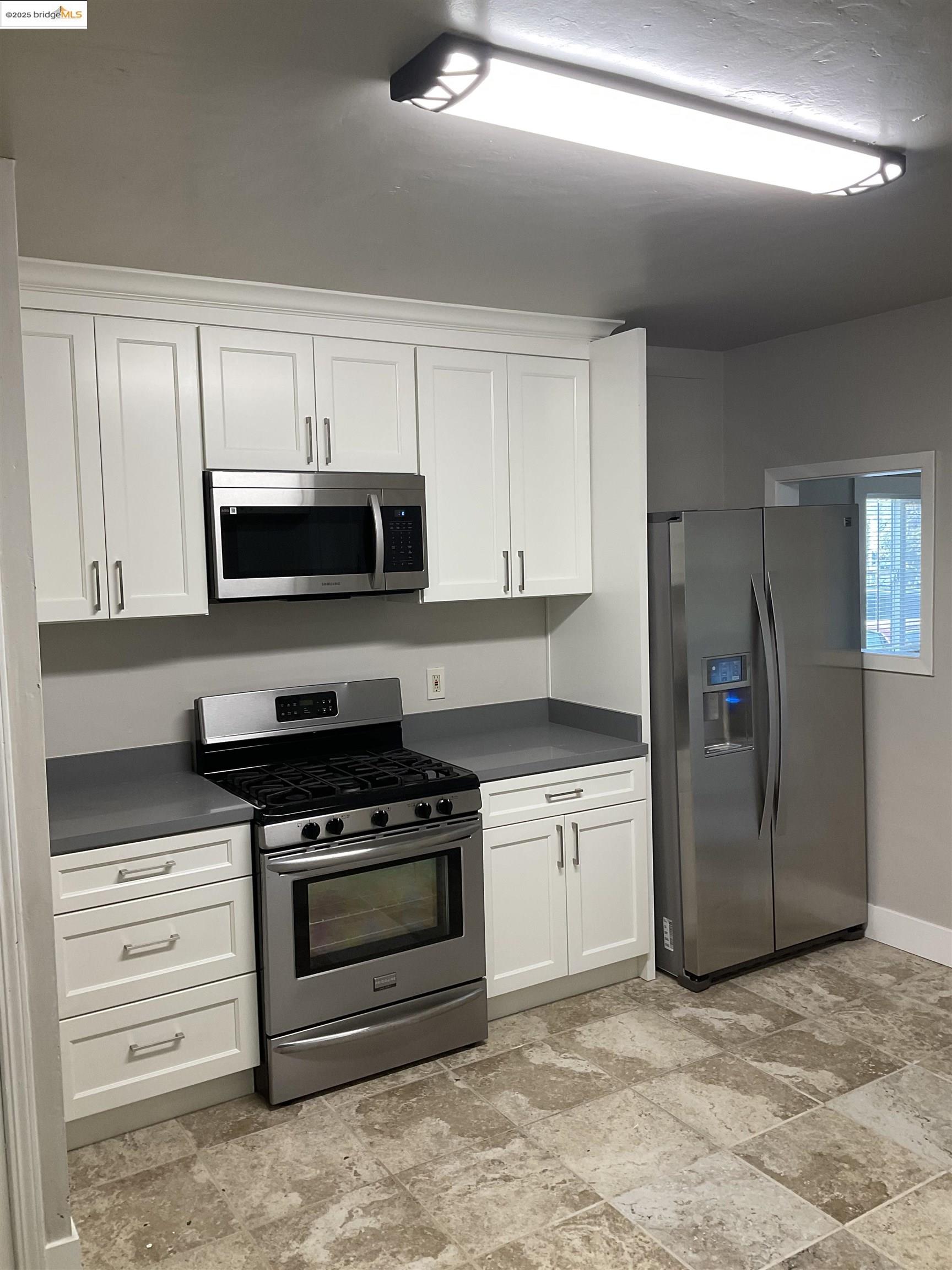 1158 West Street, Pittsburg, California 94565, 1 Bedroom Bedrooms, 4 Rooms Rooms,1 BathroomBathrooms,Residential Lease,For Rent,1158 West Street,41090225