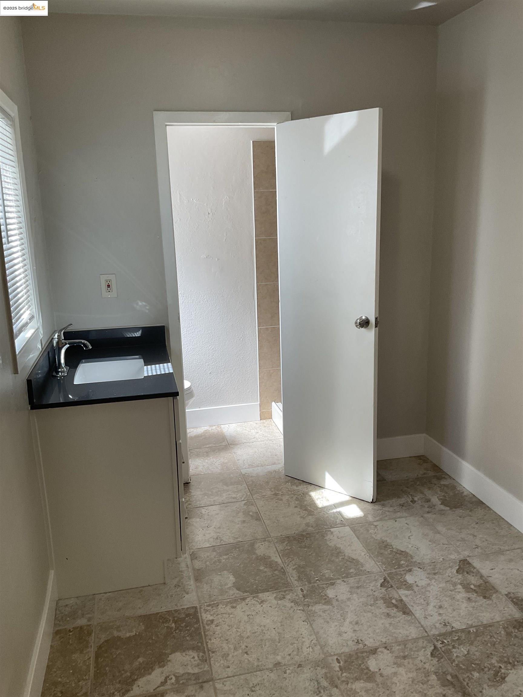 1158 West Street, Pittsburg, California 94565, 1 Bedroom Bedrooms, 4 Rooms Rooms,1 BathroomBathrooms,Residential Lease,For Rent,1158 West Street,41090225