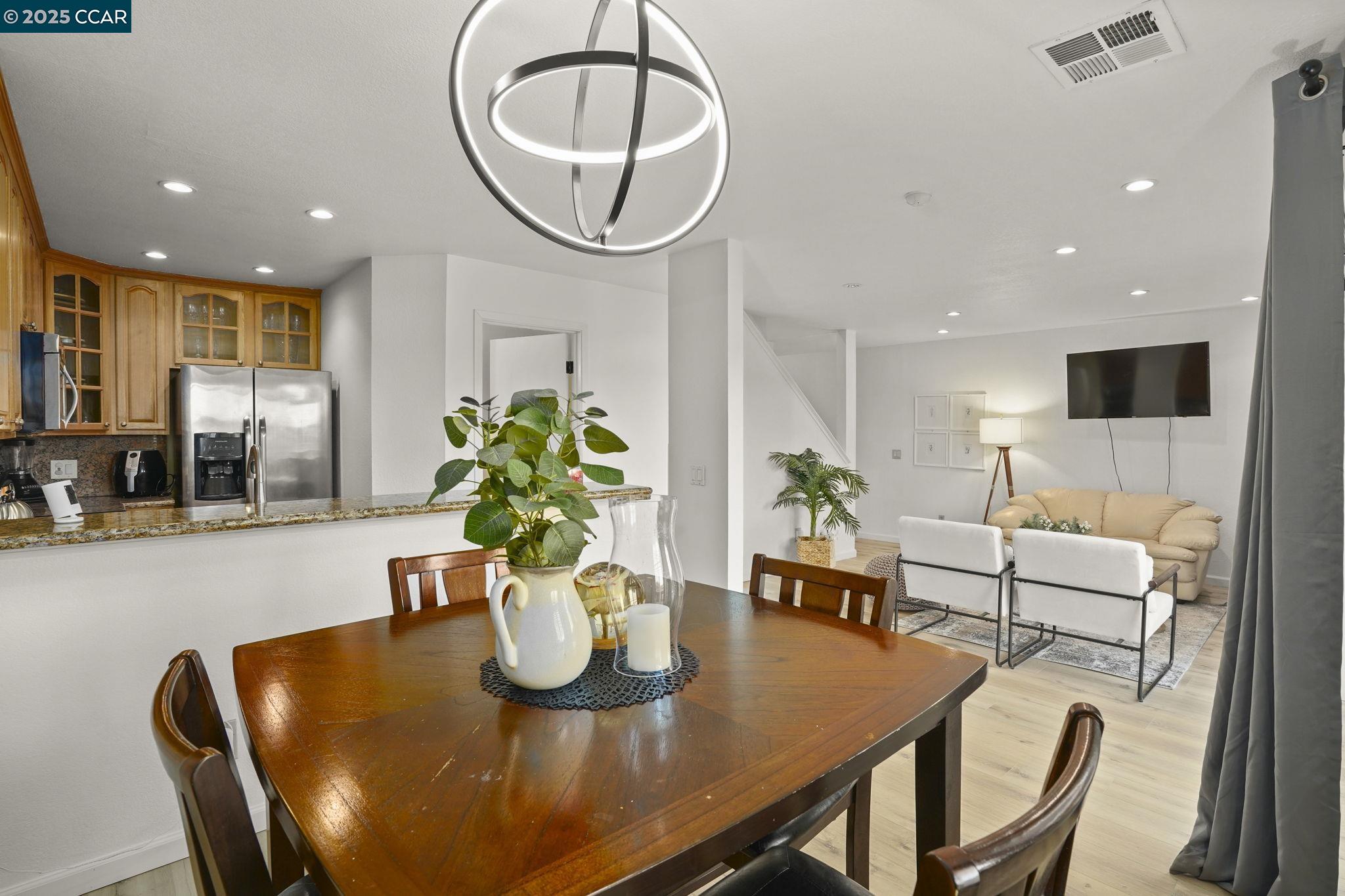 Photo #5: 41090230 Listing 