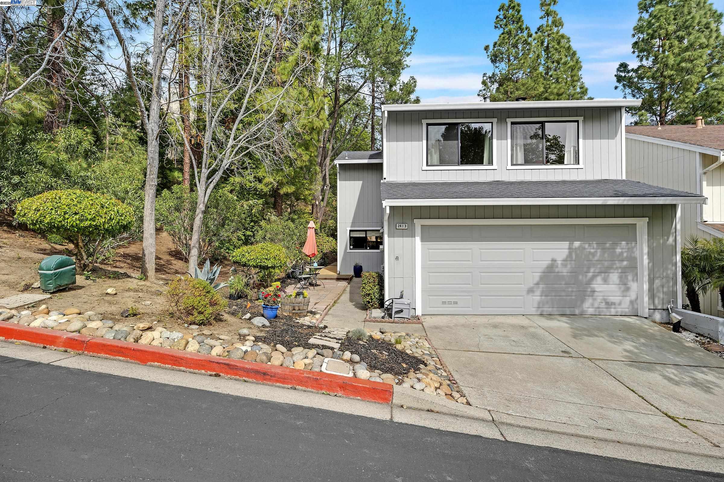 Detail Gallery Image 1 of 1 For 2413 Heatherleaf Ln, Martinez,  CA 94553 - 3 Beds | 2/1 Baths
