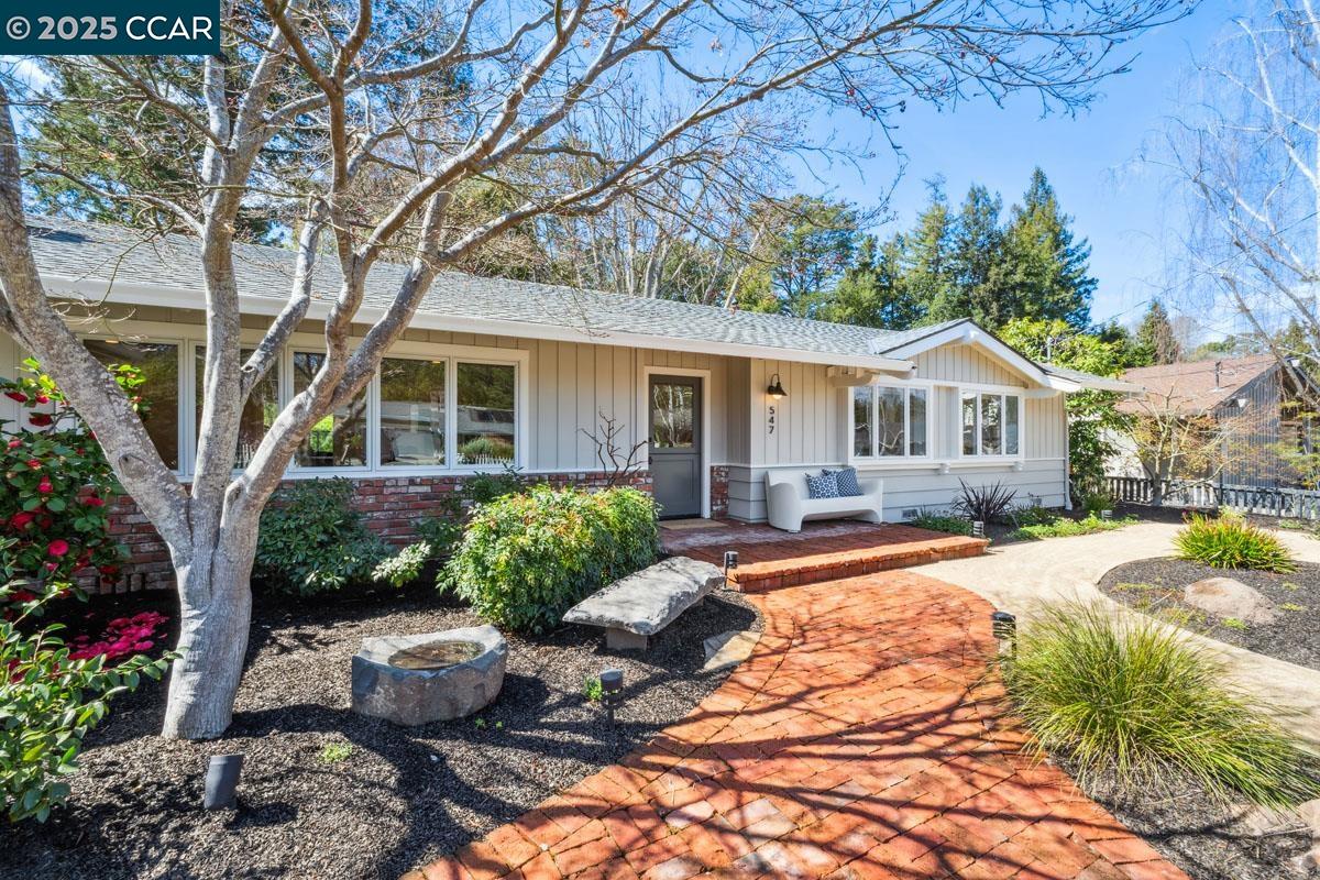 Detail Gallery Image 1 of 1 For 547 Merriewood Dr, Lafayette,  CA 94549 - 4 Beds | 2 Baths