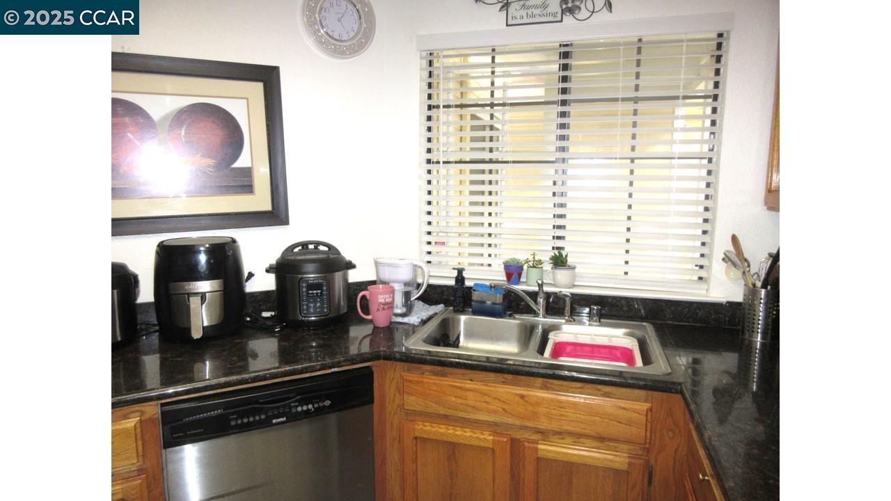 Detail Gallery Image 9 of 38 For 101 Devonwood, Hercules,  CA 94547 - 2 Beds | 2 Baths