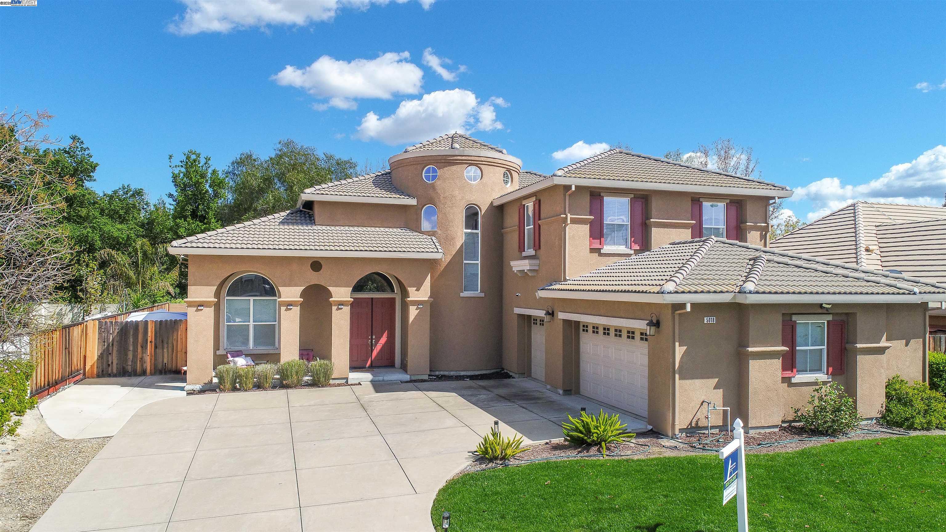 Detail Gallery Image 1 of 1 For 5018 Southport Ct, Antioch,  CA 94531 - 4 Beds | 3 Baths