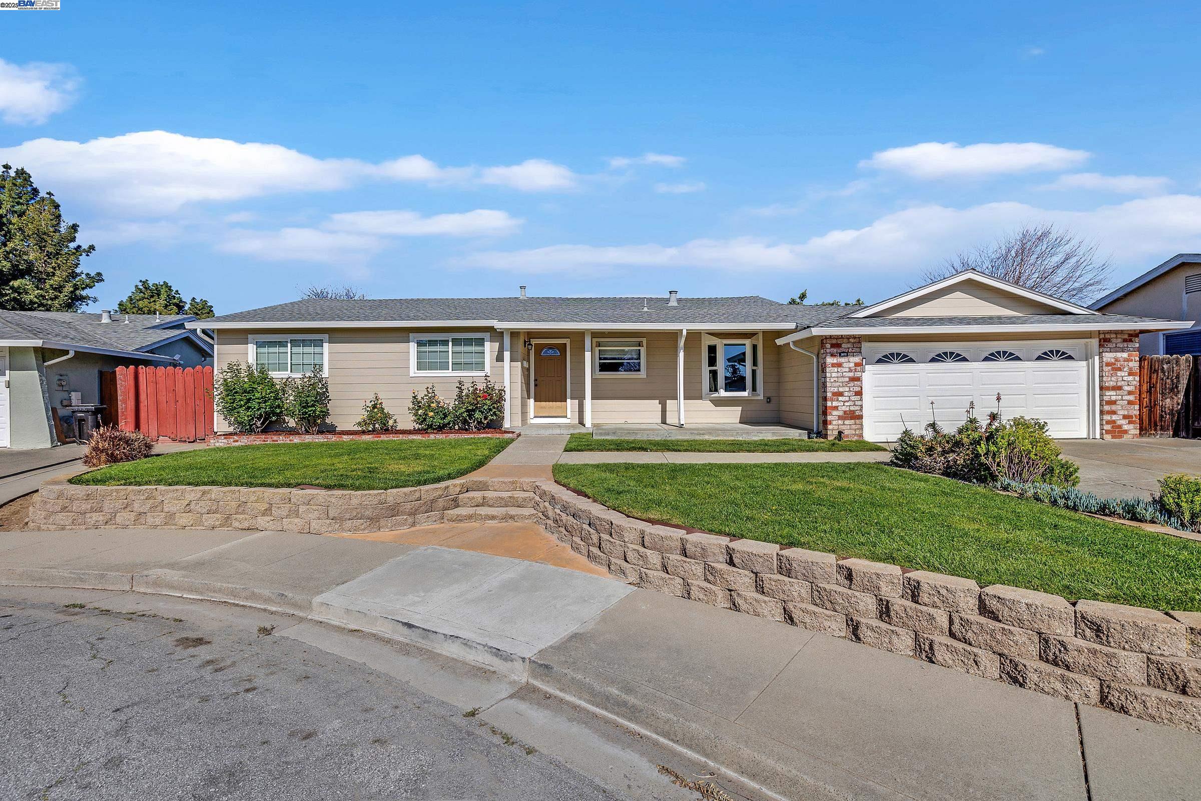 Detail Gallery Image 1 of 1 For 3075 Locke Ct, Fremont,  CA 94555 - 4 Beds | 2 Baths