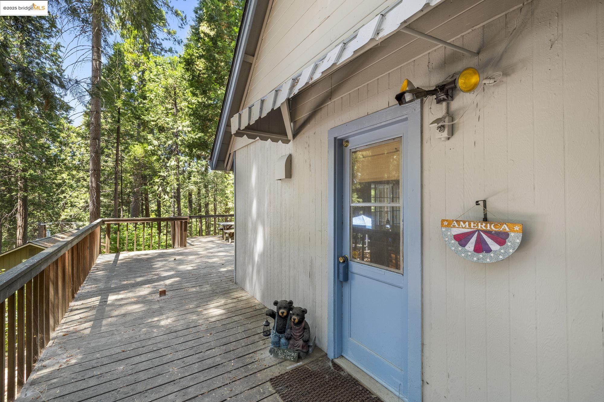 Detail Gallery Image 2 of 49 For 25202 Abraham, Long Barn,  CA 95335 - 3 Beds | 1/1 Baths