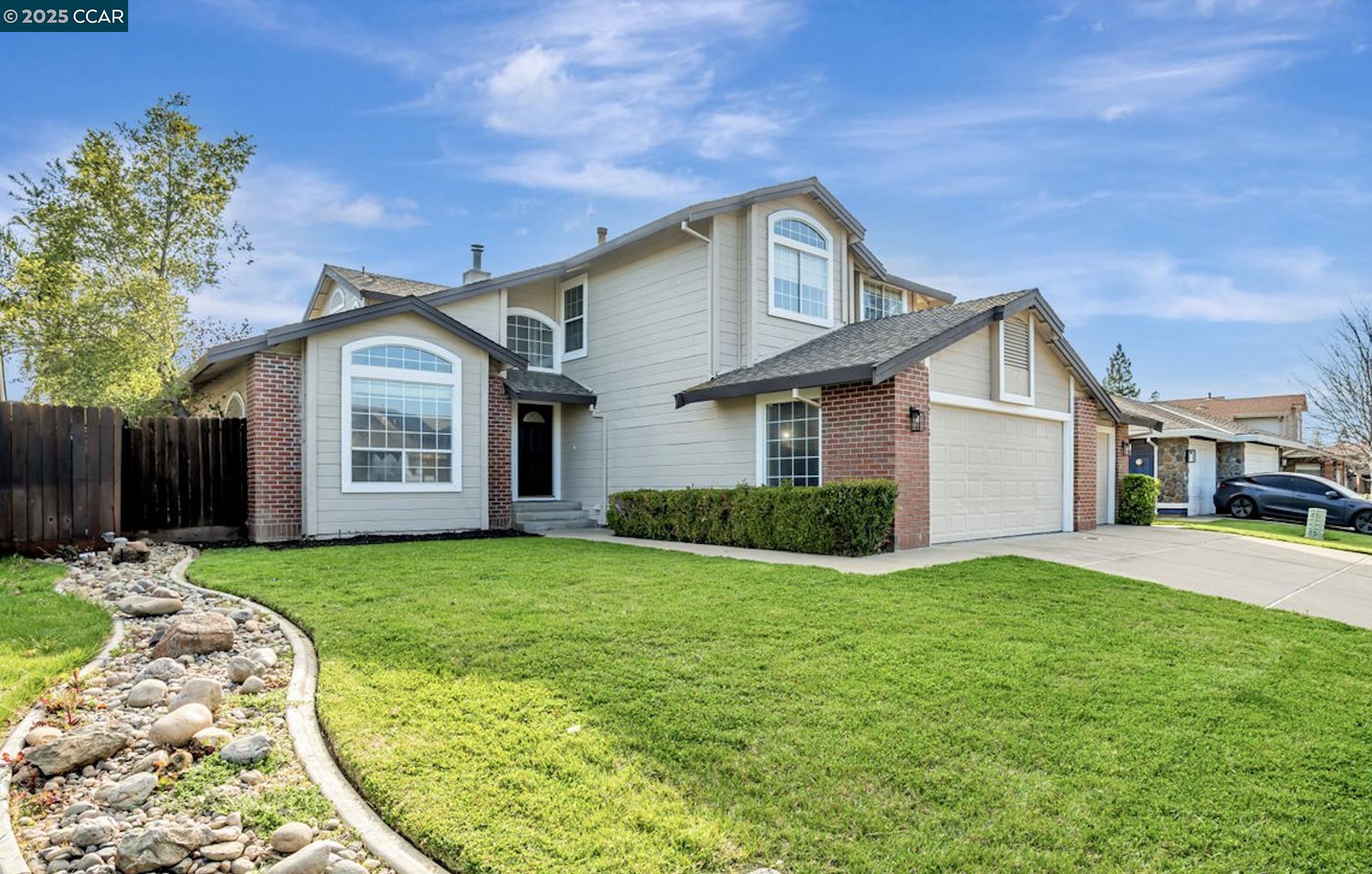 Detail Gallery Image 1 of 1 For 9218 Decorah Way, Elk Grove,  CA 95624 - 5 Beds | 3 Baths