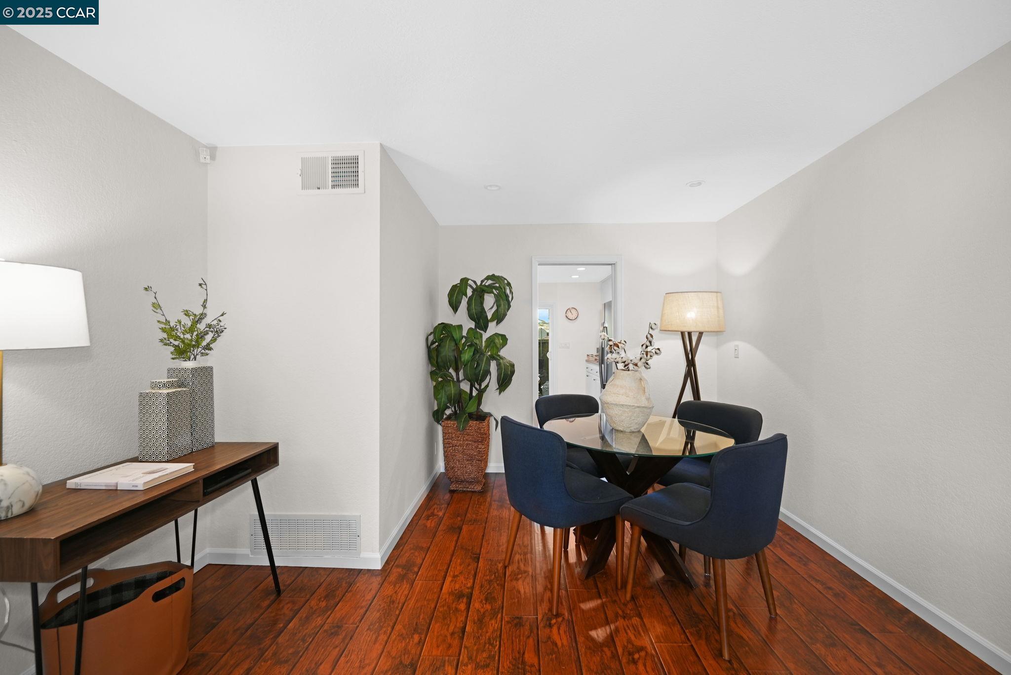 Photo #6: 41090310 Listing 