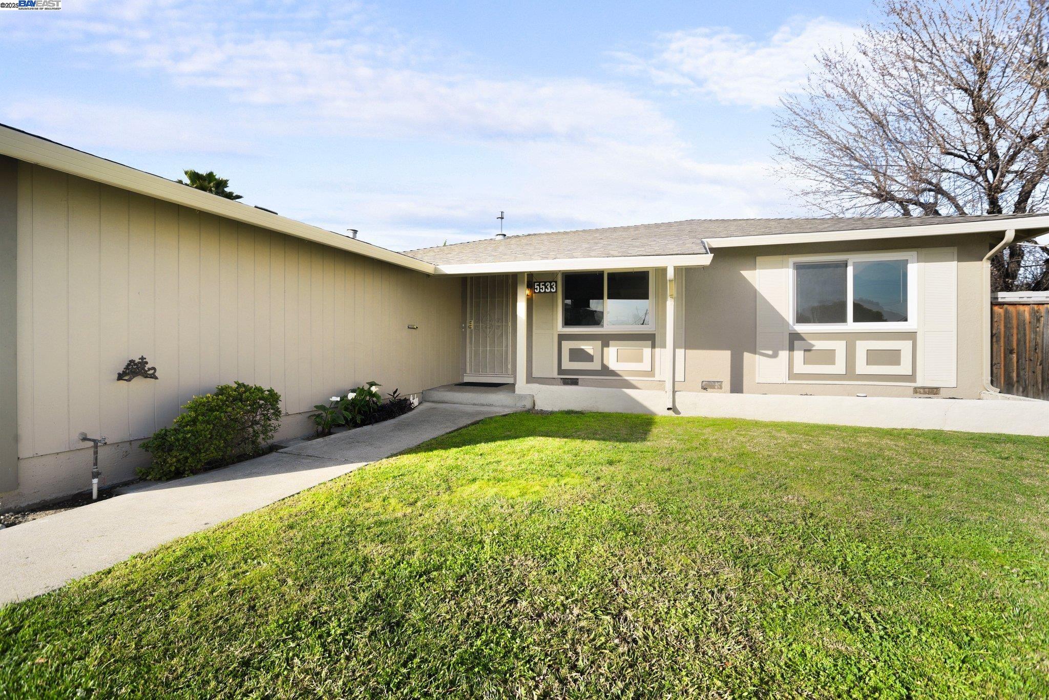 Detail Gallery Image 1 of 1 For 5533 Butano Park Dr, Fremont,  CA 94538 - 3 Beds | 2 Baths