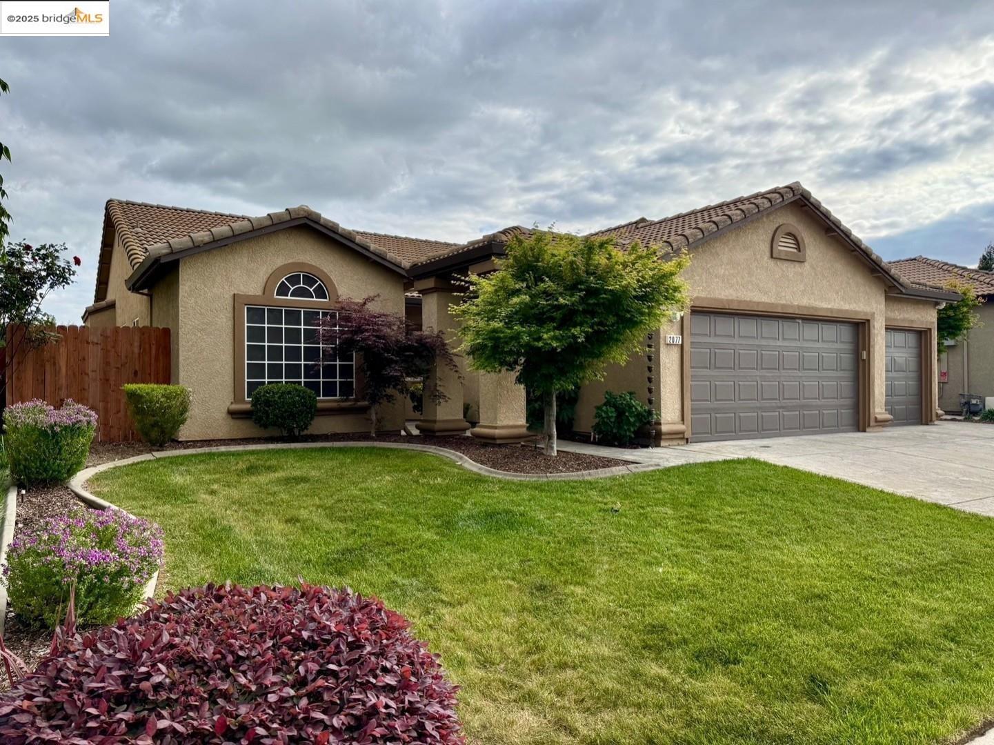 Detail Gallery Image 1 of 1 For 2077 Butterfield Ln, Lincoln,  CA 95648 - 4 Beds | 2 Baths