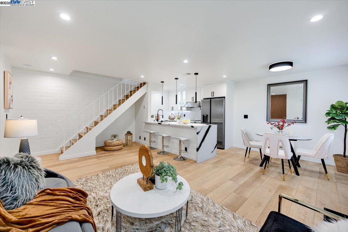 Browse active condo listings in DOWNTOWN ESTATES