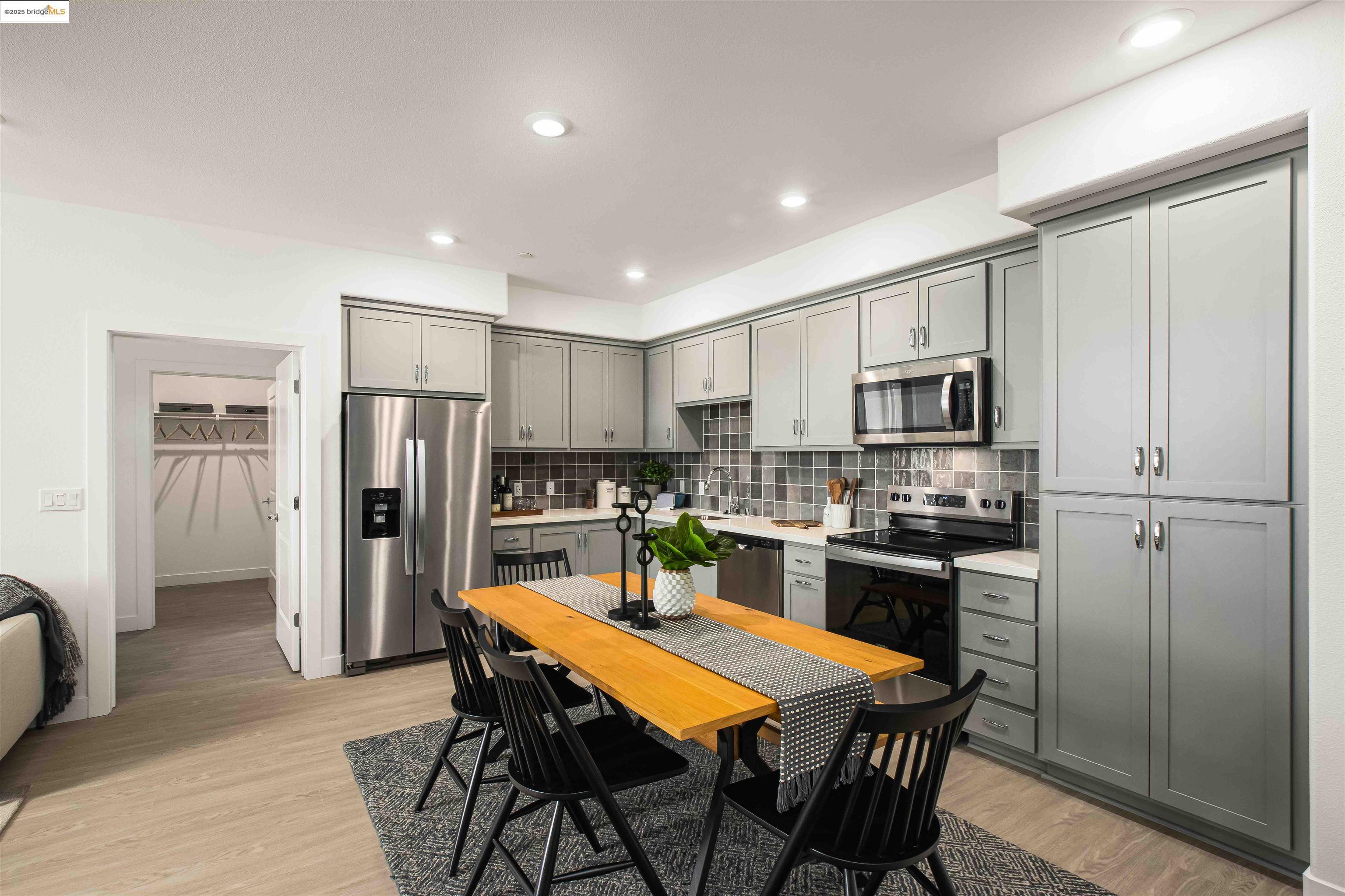 Photo #2: 41090368 Listing 