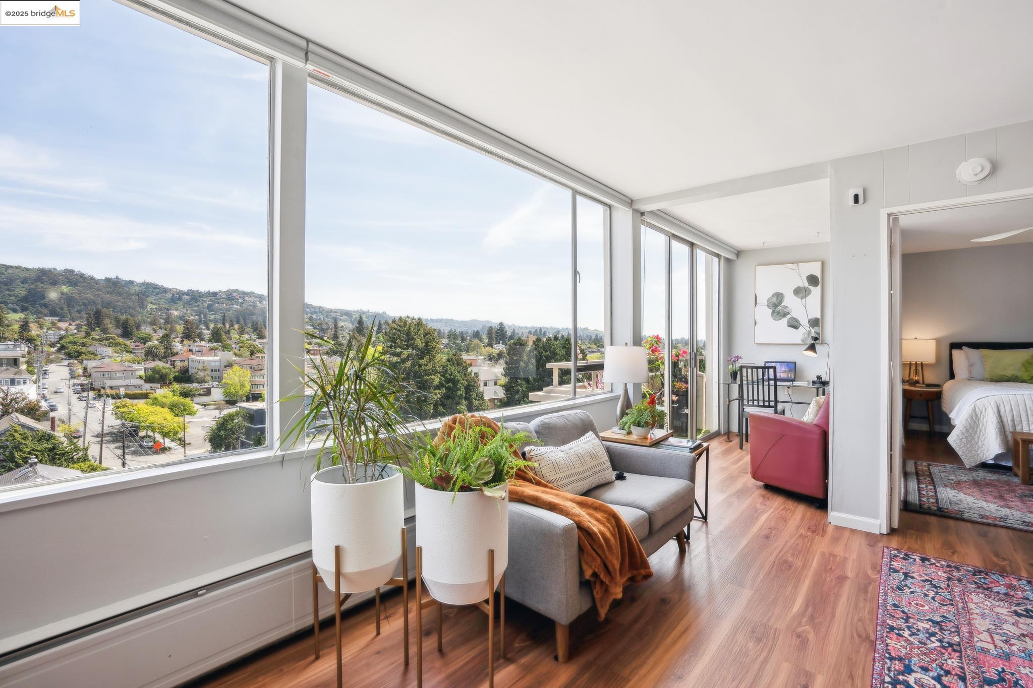 Detail Gallery Image 1 of 1 For 2550 Dana St 9b,  Berkeley,  CA 94704 - 1 Beds | 1 Baths