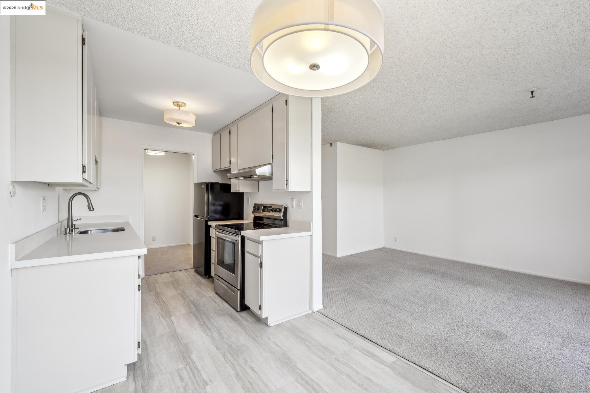 Photo #10: 41090381 Listing: Photo #10