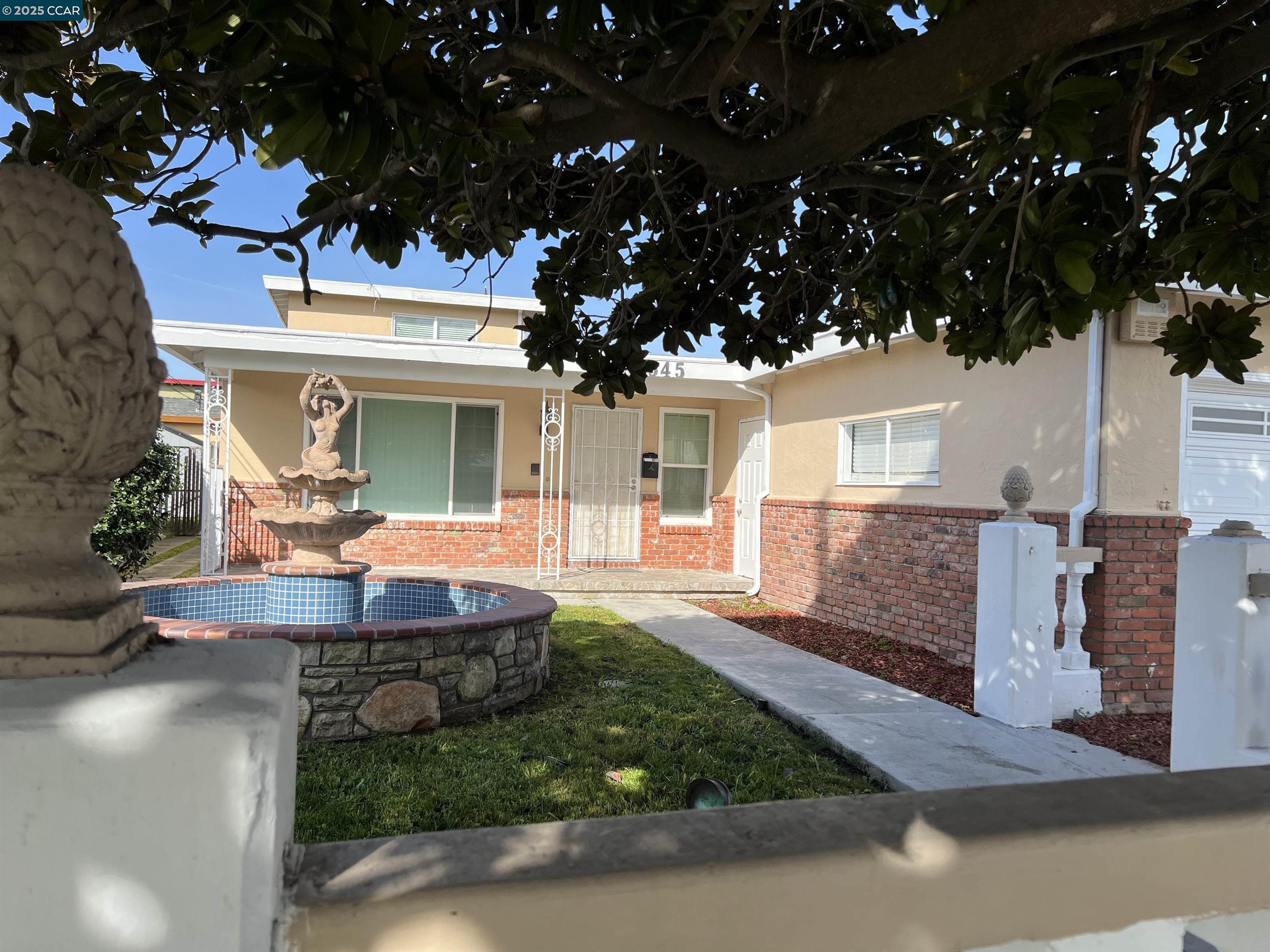 Detail Gallery Image 1 of 1 For 545 S 20th St, Richmond,  CA 94804 - 4 Beds | 3 Baths