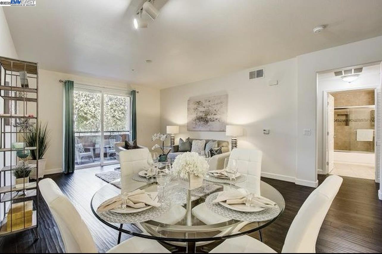 Detail Gallery Image 6 of 21 For 1310 Saddle Rack St #234,  San Jose,  CA 95126 - 1 Beds | 1 Baths