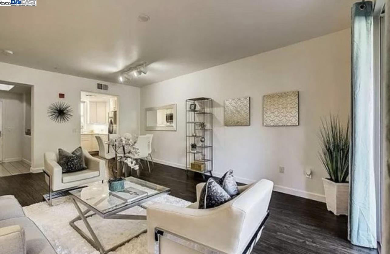 Detail Gallery Image 7 of 21 For 1310 Saddle Rack St #234,  San Jose,  CA 95126 - 1 Beds | 1 Baths