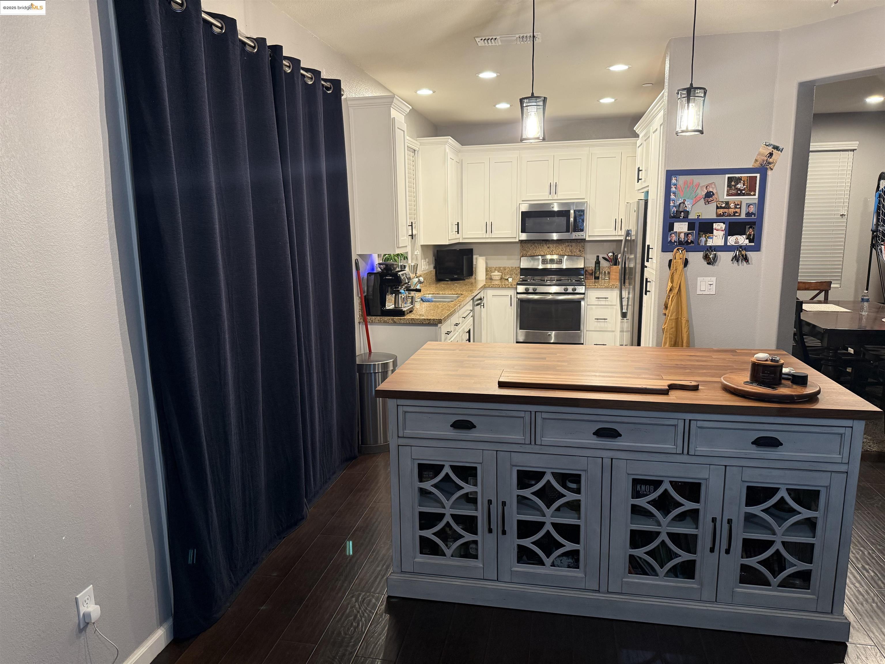 Detail Gallery Image 6 of 32 For 482 Crimson Clover Ct., Brentwood,  CA 94513 - 3 Beds | 2/1 Baths