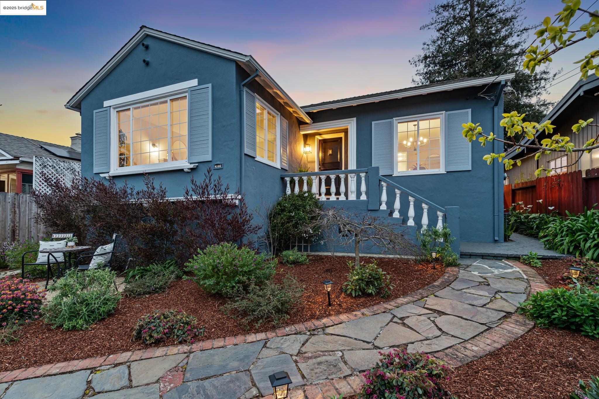 Detail Gallery Image 1 of 1 For 4300 Dunsmuir Ave, Oakland,  CA 94619 - 4 Beds | 2/1 Baths