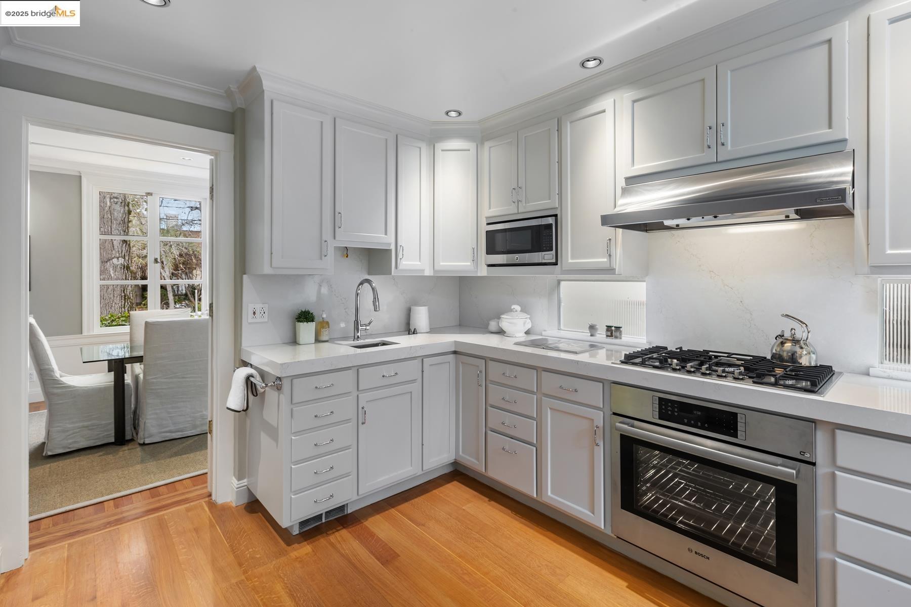 Detail Gallery Image 11 of 59 For 1 Brookside Avenue, Berkeley,  CA 94705 - 3 Beds | 3/2 Baths
