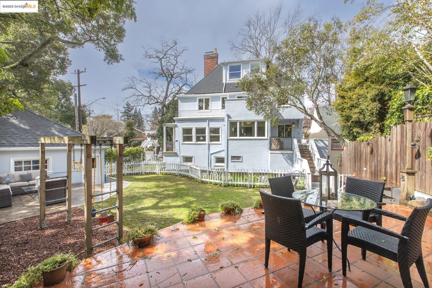 Detail Gallery Image 53 of 59 For 1 Brookside Avenue, Berkeley,  CA 94705 - 3 Beds | 3/2 Baths