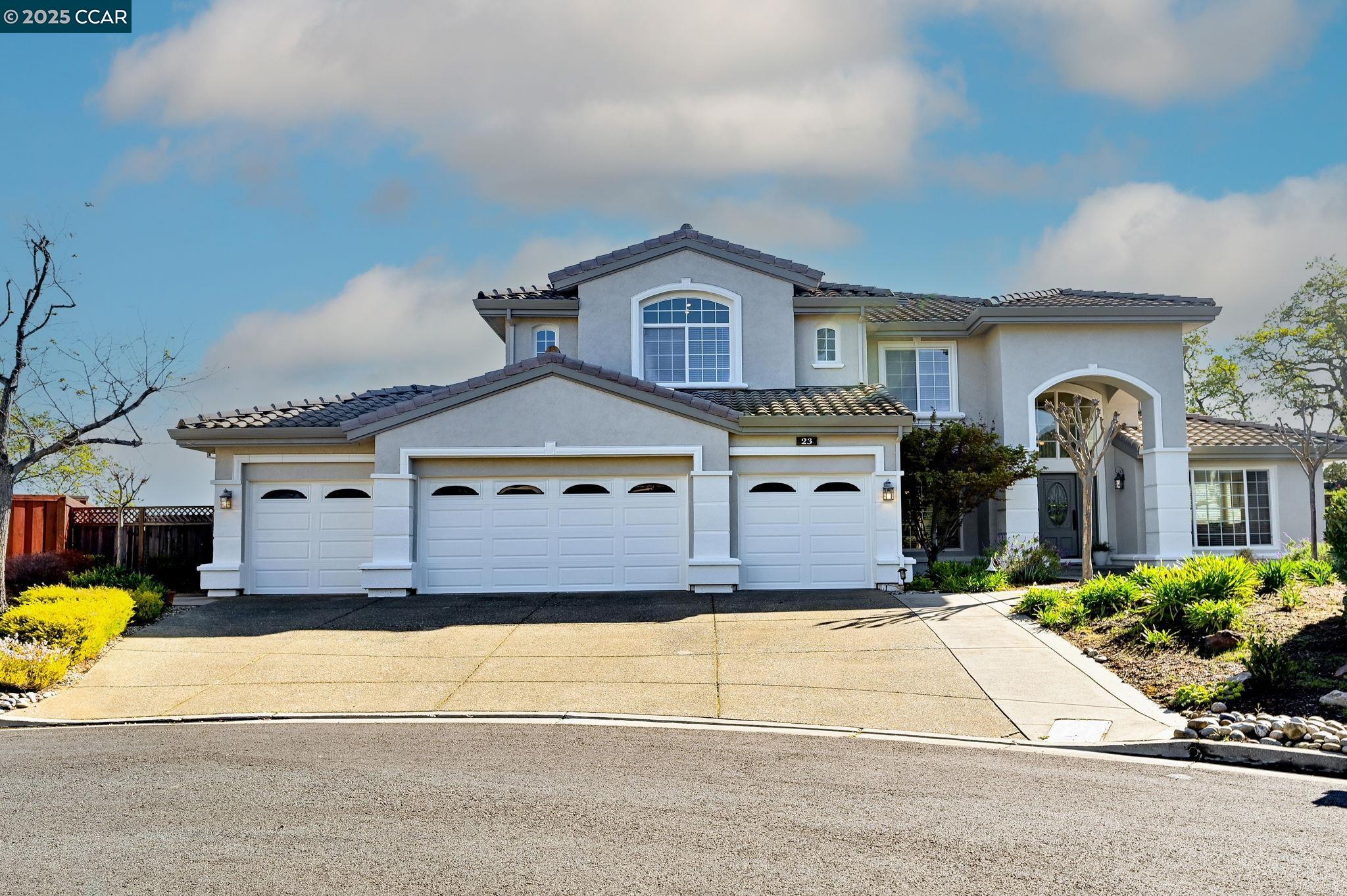 Detail Gallery Image 1 of 1 For 23 Julie Highlands Ct, Lafayette,  CA 94549 - 4 Beds | 3/1 Baths