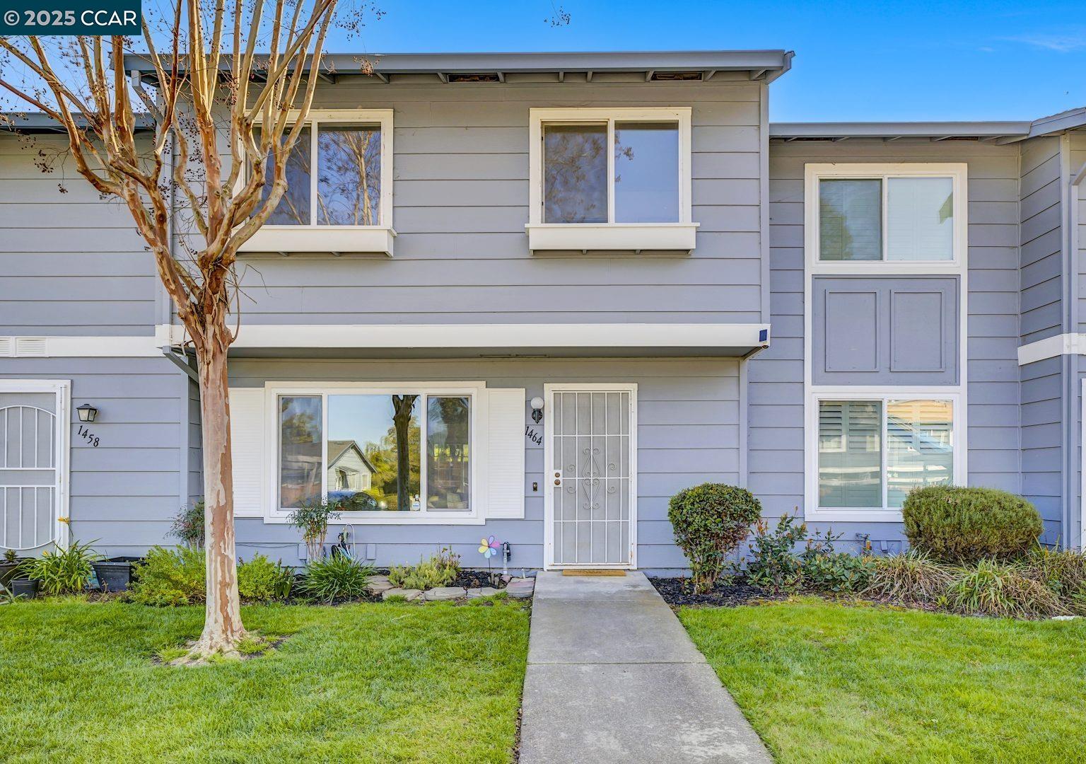 Browse active condo listings in SPRING VALLEY