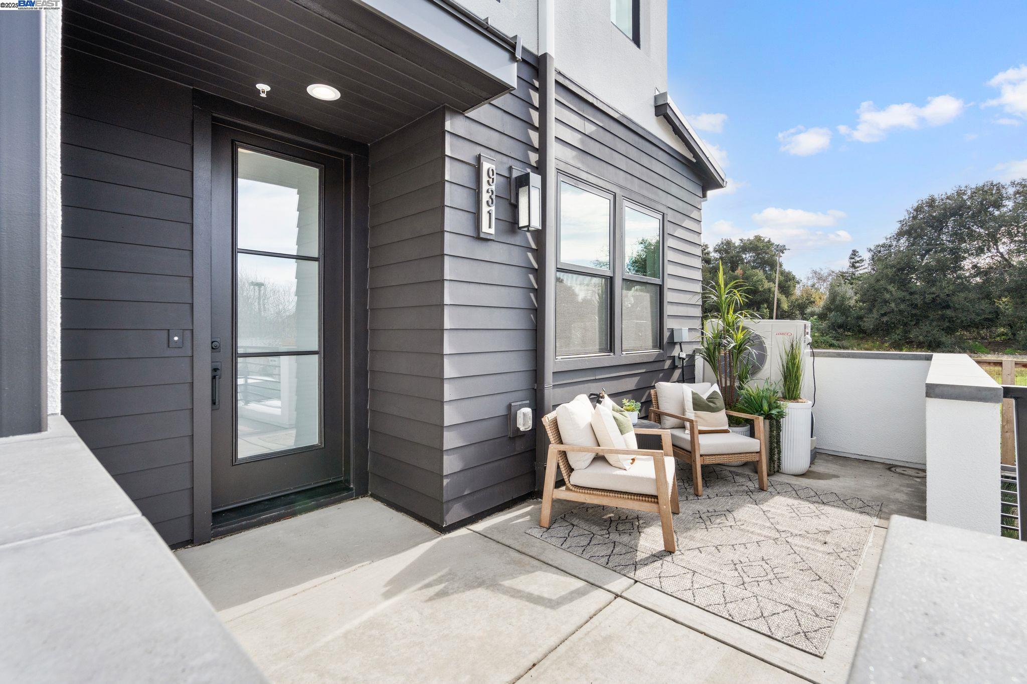 Detail Gallery Image 5 of 42 For 981 Harcot Court, San Jose,  CA 95133 - 4 Beds | 4 Baths