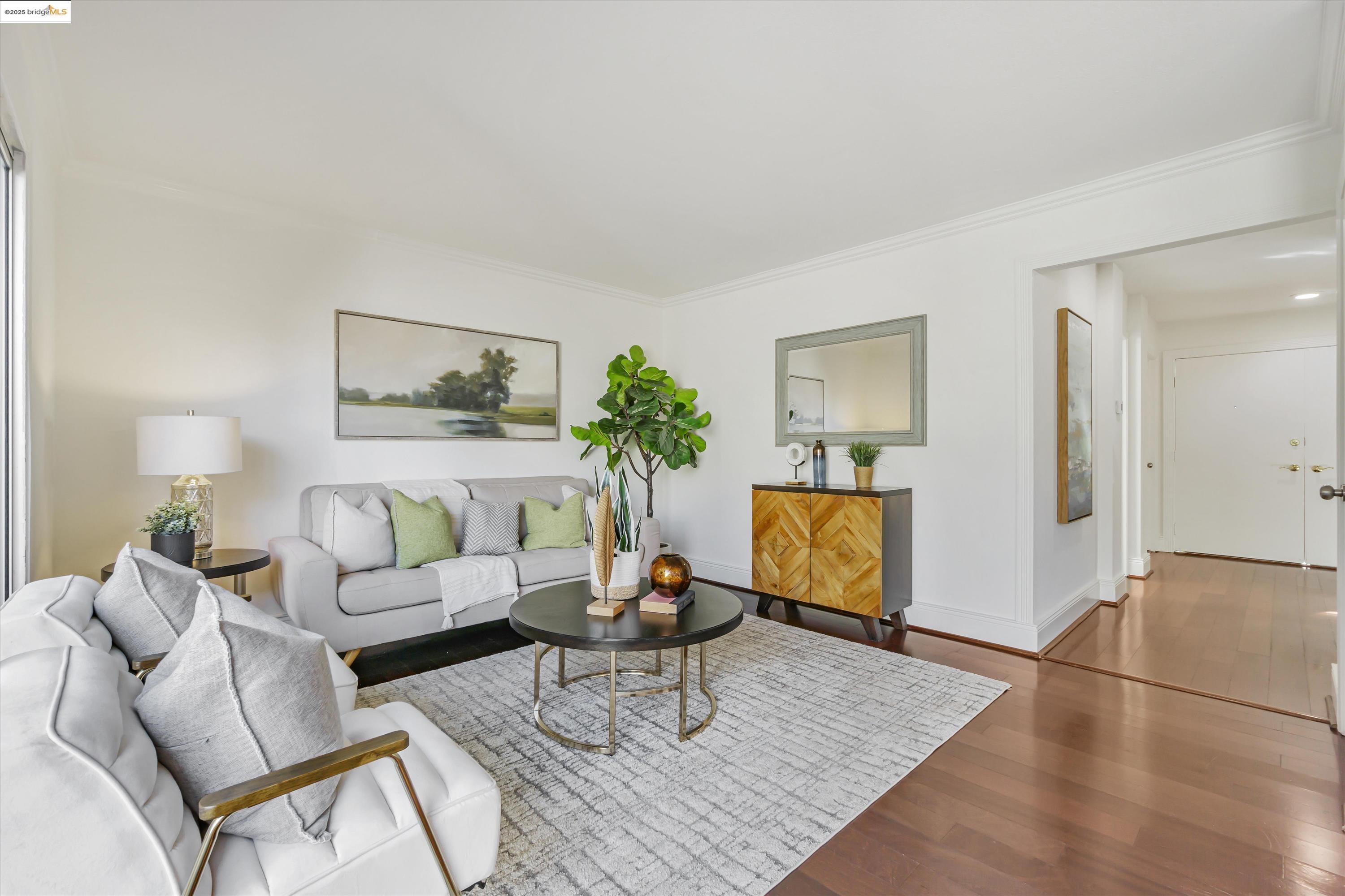 Detail Gallery Image 3 of 14 For 15 Long Creek Cir, Clayton,  CA 94517 - 3 Beds | 2/1 Baths