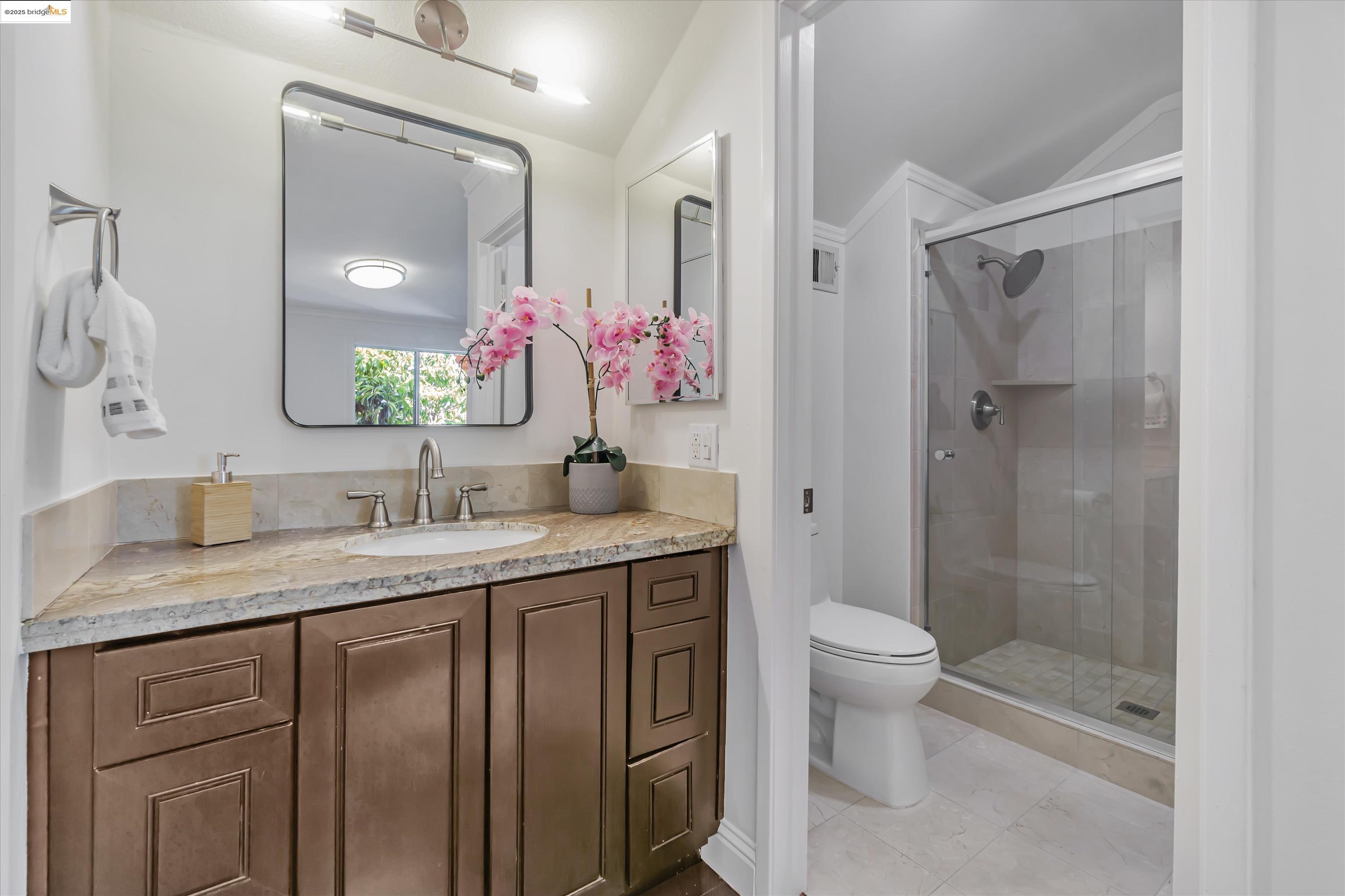 Detail Gallery Image 8 of 14 For 15 Long Creek Cir, Clayton,  CA 94517 - 3 Beds | 2/1 Baths