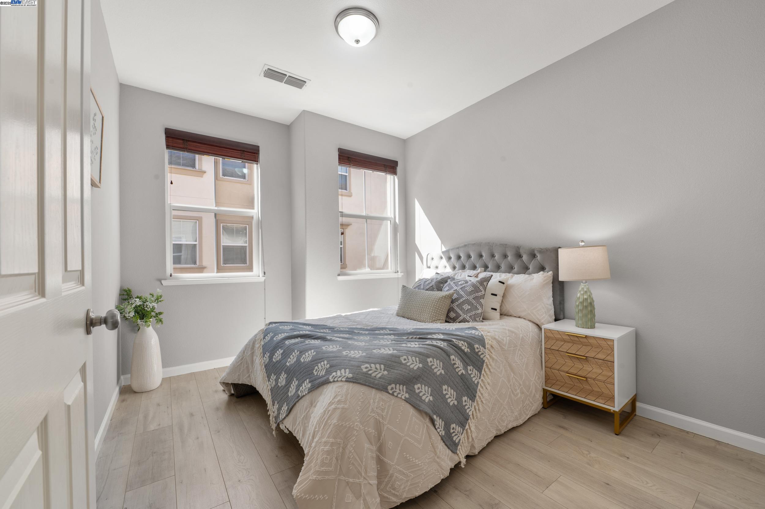 Detail Gallery Image 20 of 53 For 678 Barcelona Loop, Milpitas,  CA 95035 - 3 Beds | 3/1 Baths